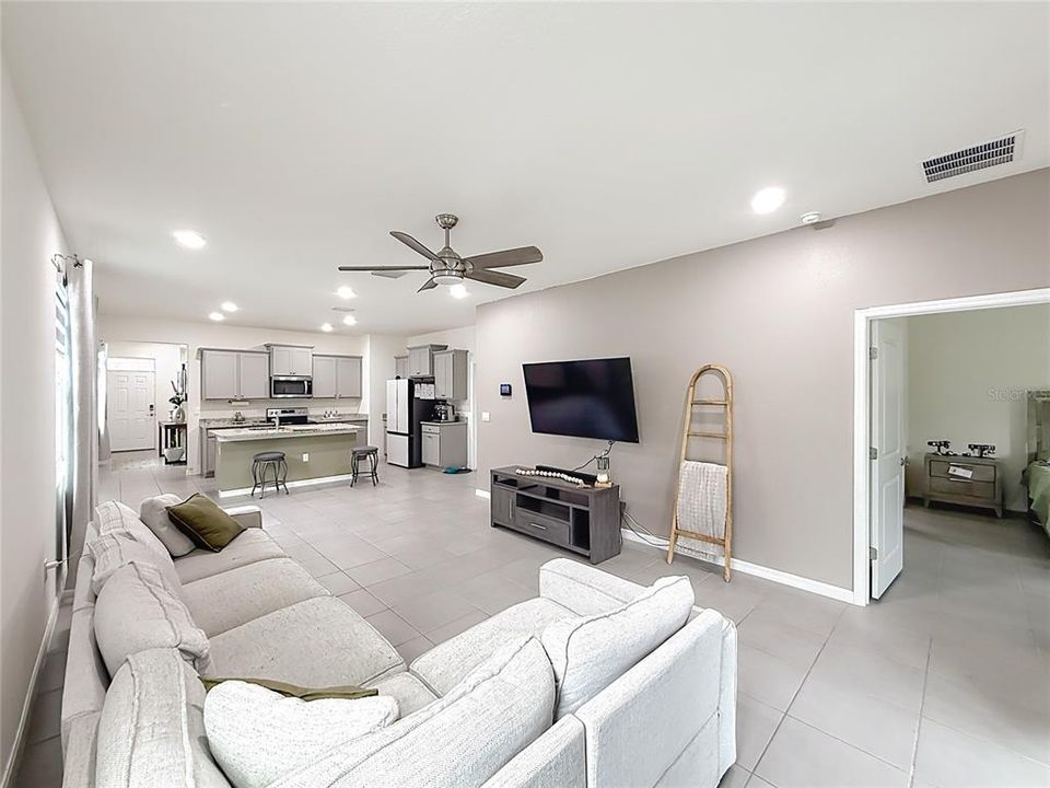 For Sale: $290,000 (2 beds, 2 baths, 1622 Square Feet)