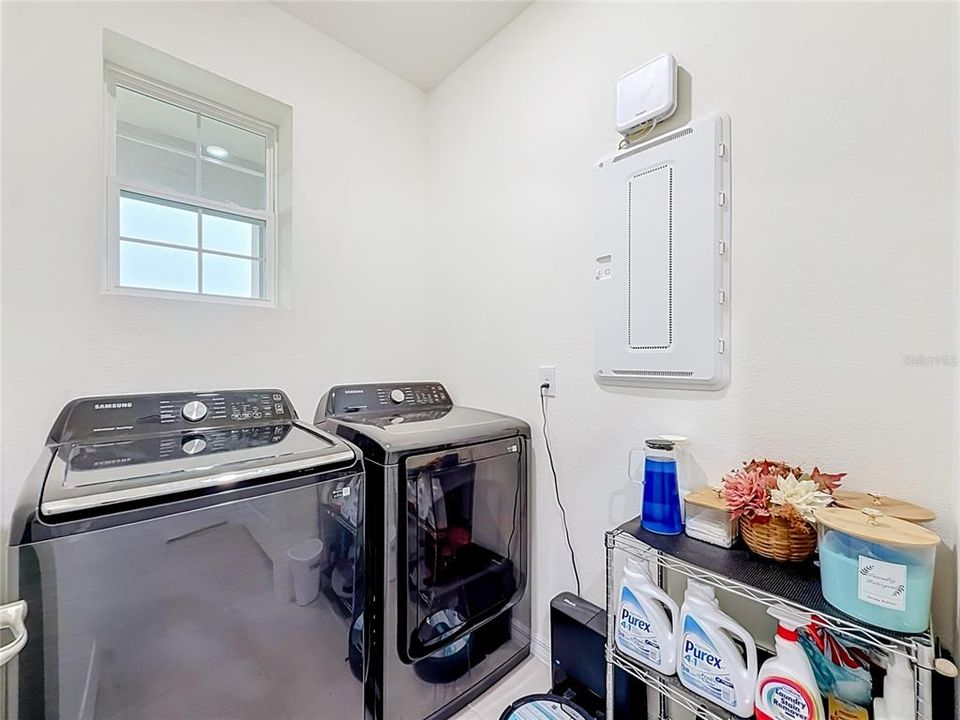 For Sale: $290,000 (2 beds, 2 baths, 1622 Square Feet)