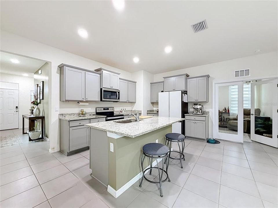 For Sale: $290,000 (2 beds, 2 baths, 1622 Square Feet)