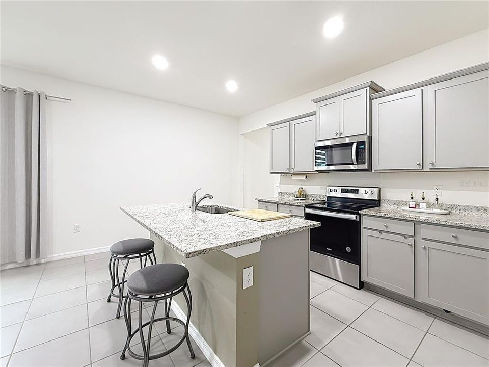 For Sale: $290,000 (2 beds, 2 baths, 1622 Square Feet)