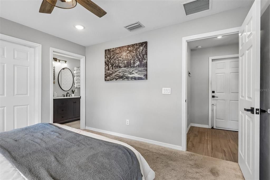 For Sale: $295,000 (3 beds, 2 baths, 1191 Square Feet)