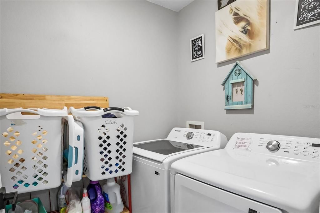 For Sale: $295,000 (3 beds, 2 baths, 1191 Square Feet)