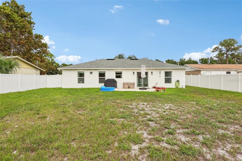For Sale: $295,000 (3 beds, 2 baths, 1191 Square Feet)