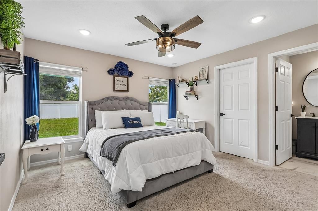 For Sale: $295,000 (3 beds, 2 baths, 1191 Square Feet)