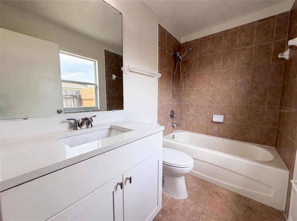For Sale: $295,000 (3 beds, 2 baths, 1086 Square Feet)