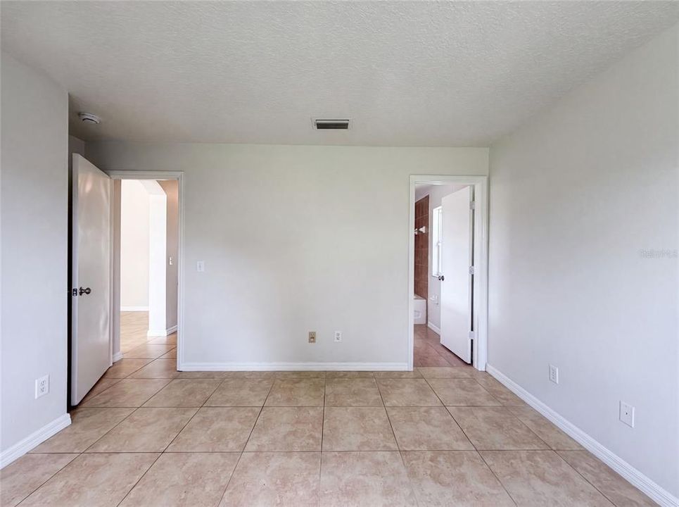 For Sale: $295,000 (3 beds, 2 baths, 1086 Square Feet)