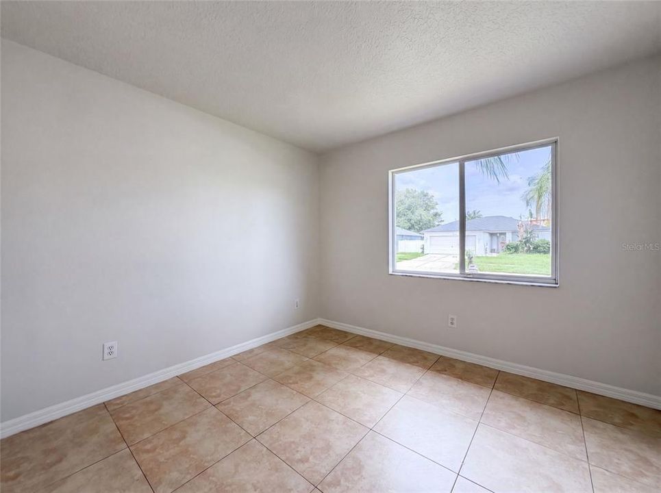For Sale: $295,000 (3 beds, 2 baths, 1086 Square Feet)