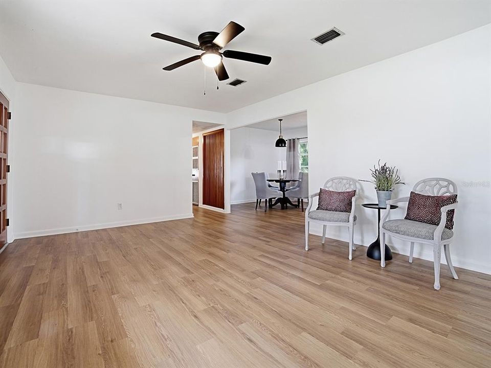 En Venta: $299,900 (2 camas, 1 baños, 1250 Pies cuadrados)