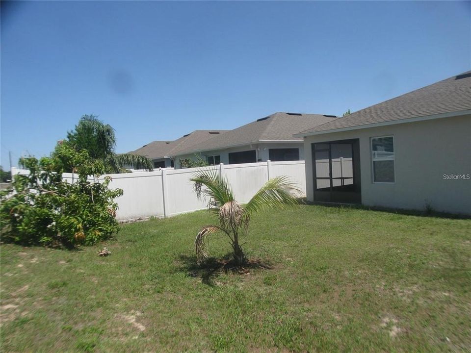 For Rent: $1,800 (3 beds, 2 baths, 1743 Square Feet)