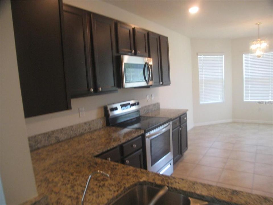 For Rent: $1,800 (3 beds, 2 baths, 1743 Square Feet)
