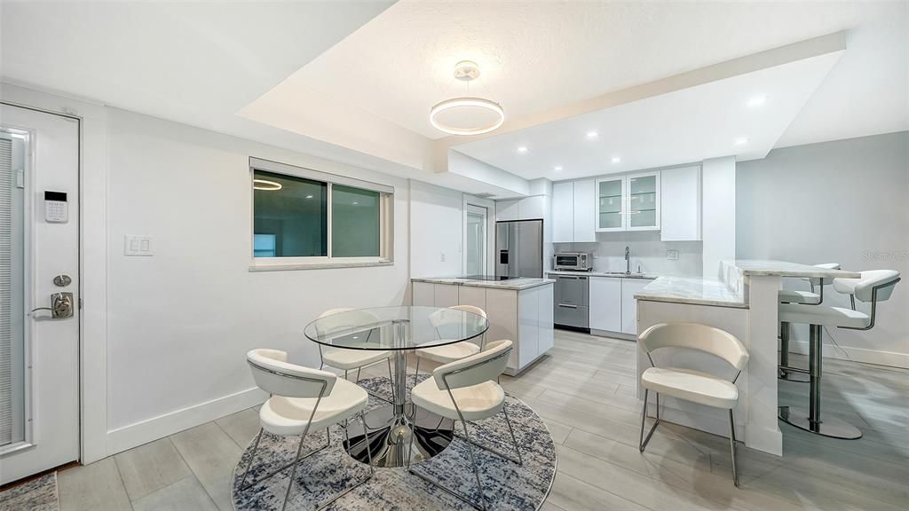 For Sale: $565,000 (2 beds, 2 baths, 1205 Square Feet)