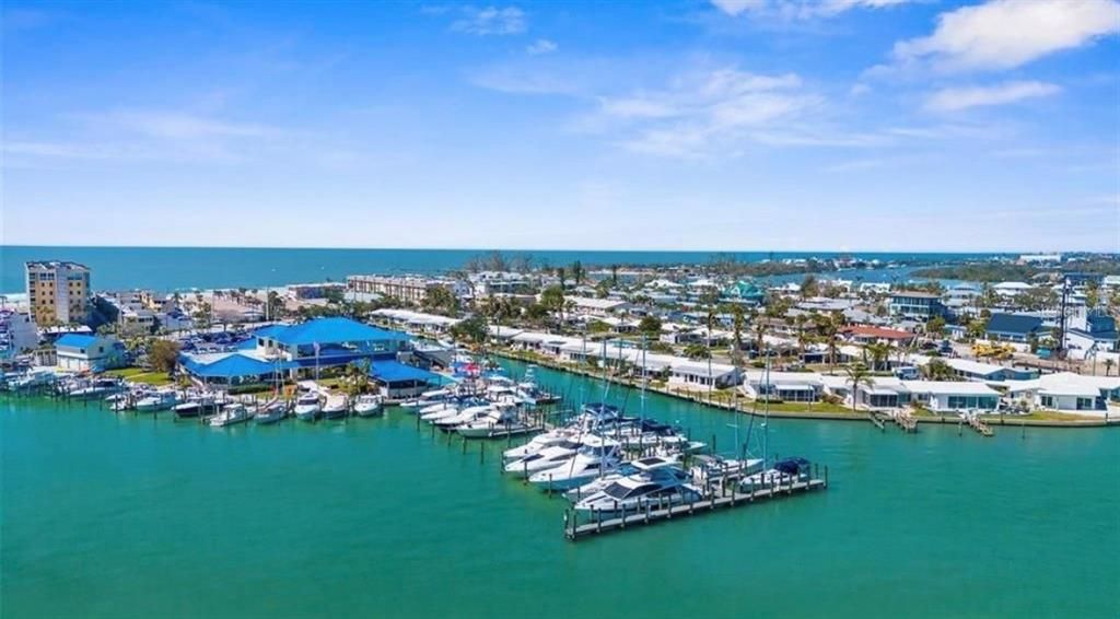 For Sale: $565,000 (2 beds, 2 baths, 1205 Square Feet)