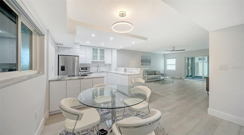 For Sale: $565,000 (2 beds, 2 baths, 1205 Square Feet)