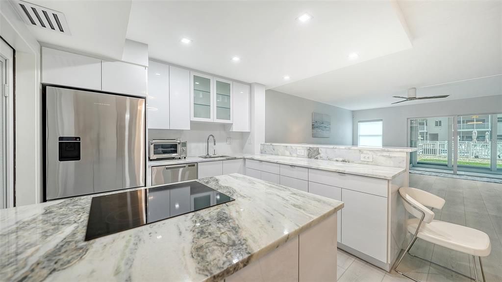 For Sale: $565,000 (2 beds, 2 baths, 1205 Square Feet)