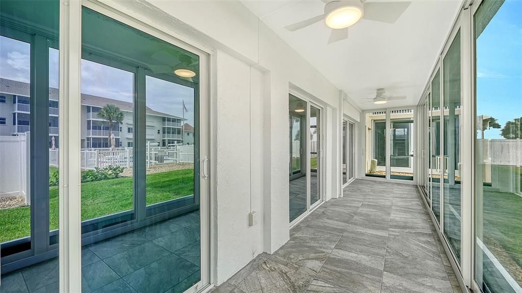 For Sale: $565,000 (2 beds, 2 baths, 1205 Square Feet)