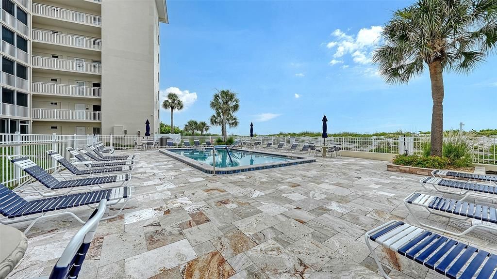 For Sale: $565,000 (2 beds, 2 baths, 1205 Square Feet)