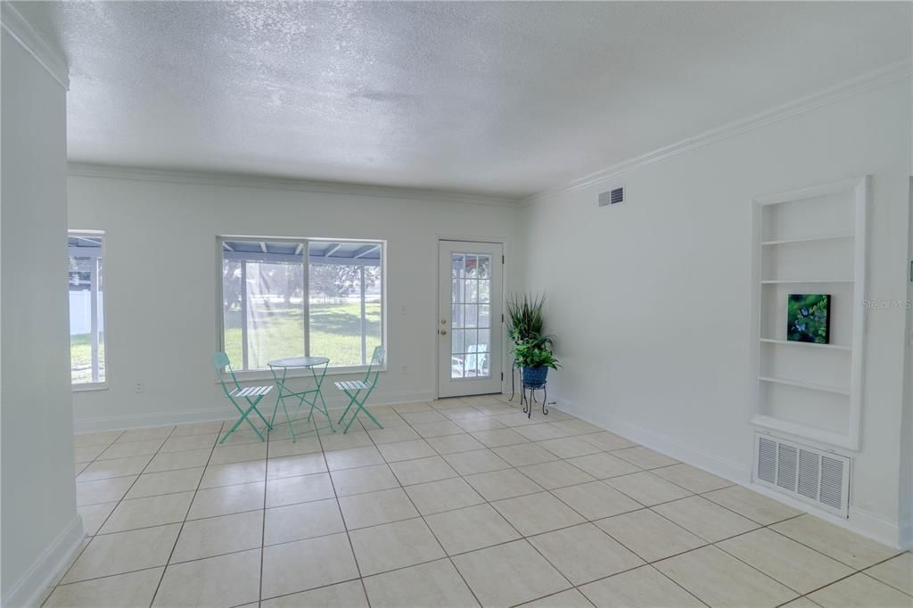For Rent: $2,395 (2 beds, 2 baths, 1152 Square Feet)