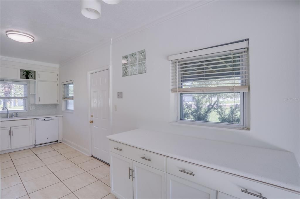 For Rent: $2,395 (2 beds, 2 baths, 1152 Square Feet)