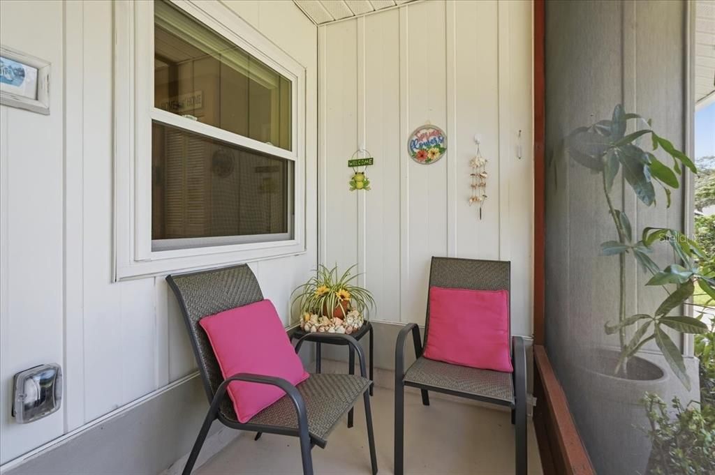For Sale: $299,900 (2 beds, 2 baths, 1414 Square Feet)