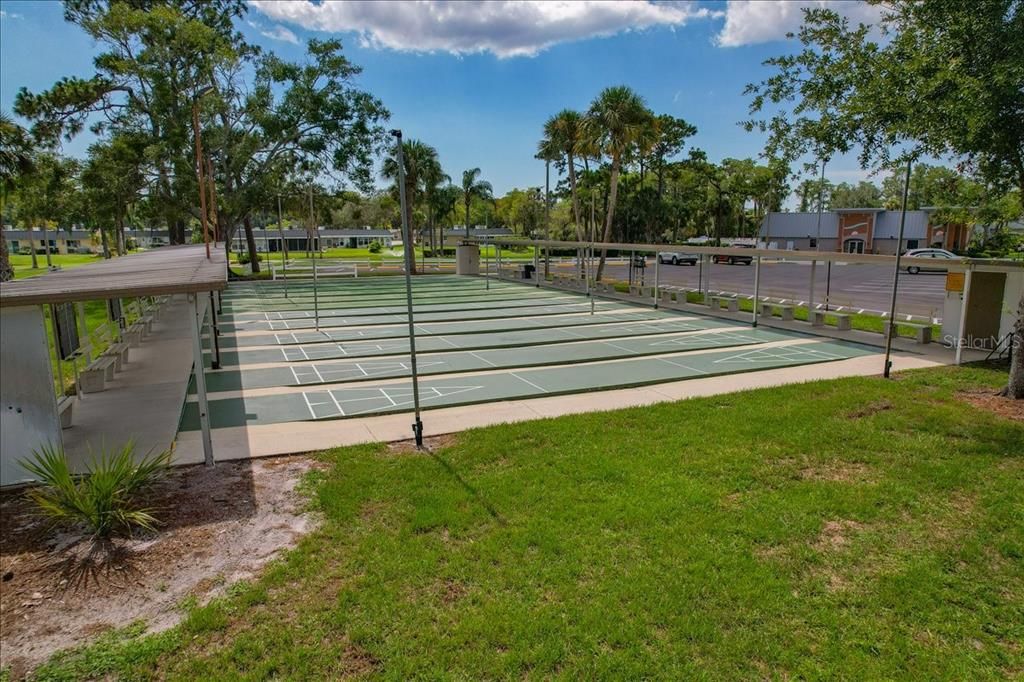 For Sale: $299,900 (2 beds, 2 baths, 1414 Square Feet)