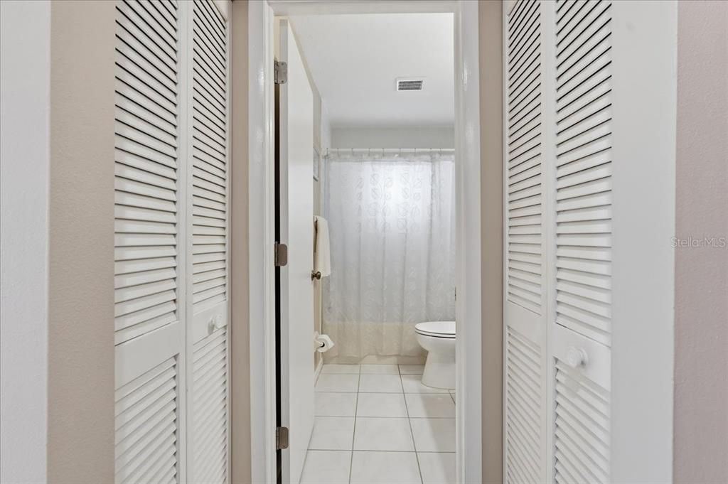 For Sale: $299,900 (2 beds, 2 baths, 1414 Square Feet)