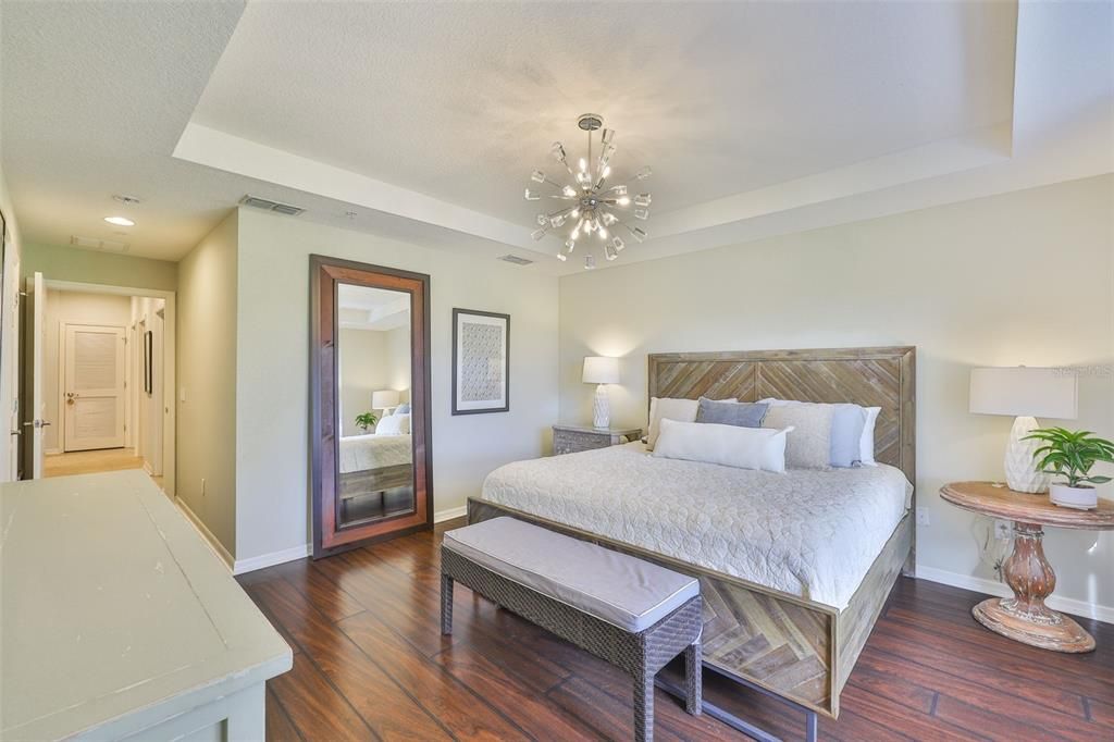 For Sale: $309,000 (3 beds, 2 baths, 1381 Square Feet)