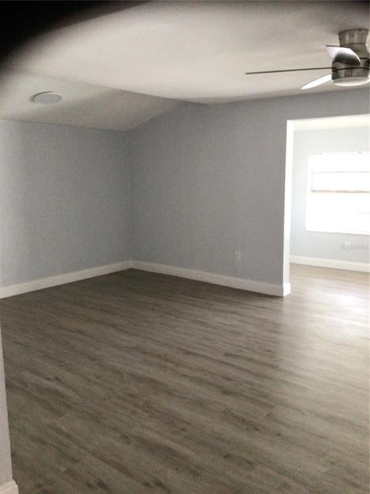En Venta: $269,900 (4 camas, 2 baños, 1690 Pies cuadrados)