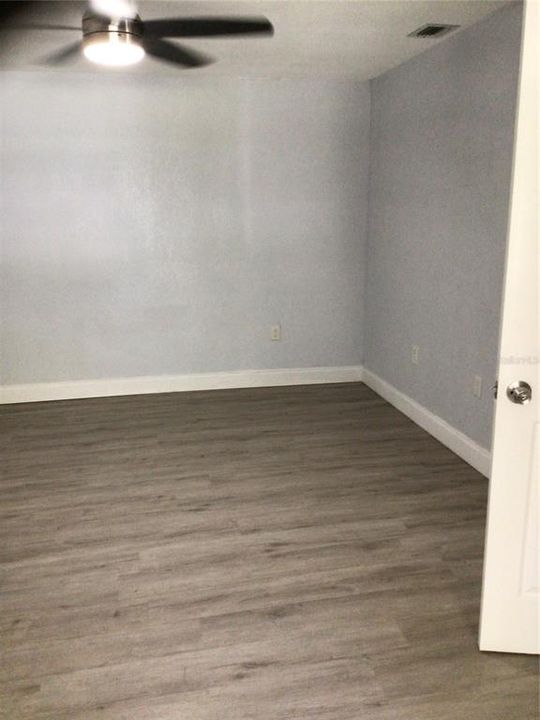 En Venta: $269,900 (4 camas, 2 baños, 1690 Pies cuadrados)