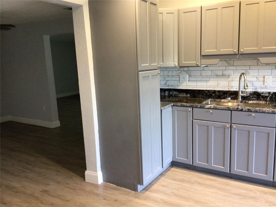 En Venta: $269,900 (4 camas, 2 baños, 1690 Pies cuadrados)