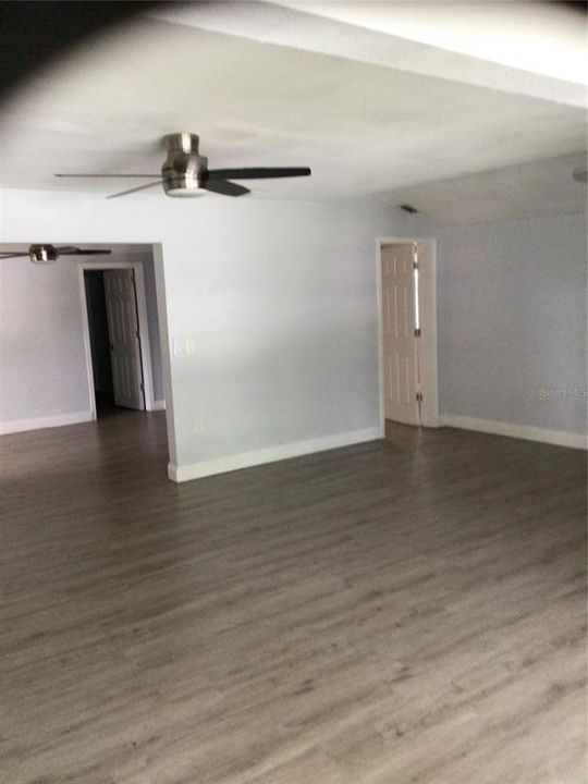 En Venta: $269,900 (4 camas, 2 baños, 1690 Pies cuadrados)