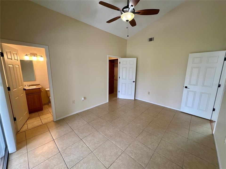 For Rent: $2,300 (3 beds, 2 baths, 1167 Square Feet)