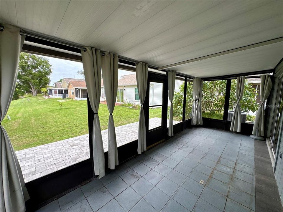 For Rent: $2,300 (3 beds, 2 baths, 1167 Square Feet)