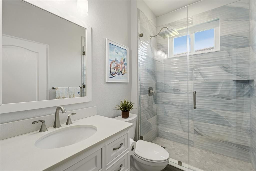 Activo con contrato: $899,000 (4 camas, 2 baños, 2243 Pies cuadrados)