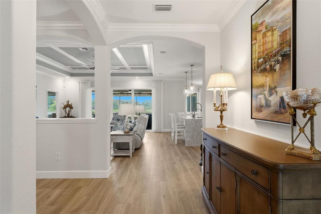 Activo con contrato: $899,000 (4 camas, 2 baños, 2243 Pies cuadrados)