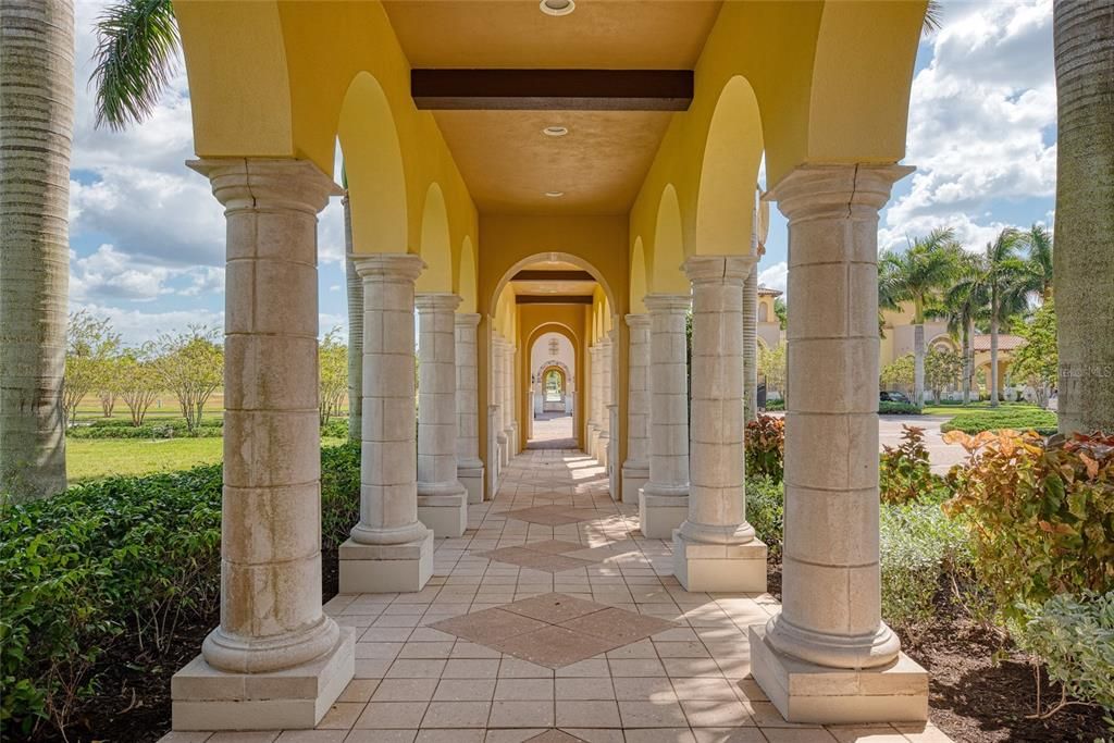 Activo con contrato: $899,000 (4 camas, 2 baños, 2243 Pies cuadrados)
