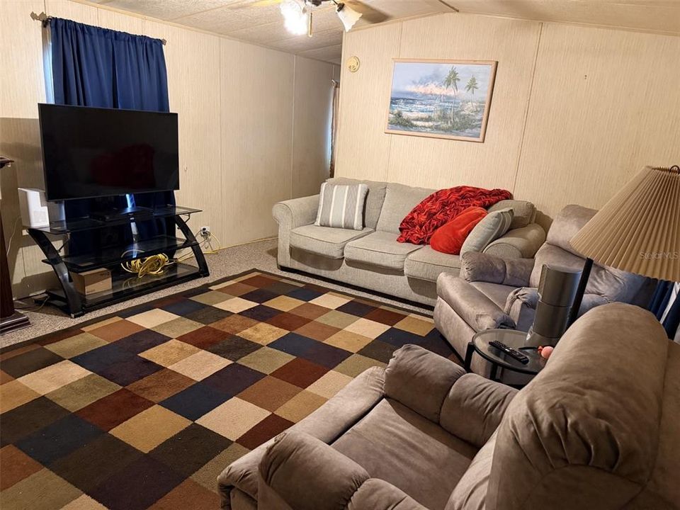 For Sale: $114,900 (2 beds, 2 baths, 840 Square Feet)