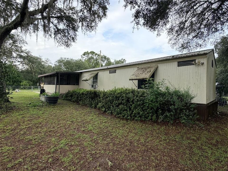 For Sale: $114,900 (2 beds, 2 baths, 840 Square Feet)