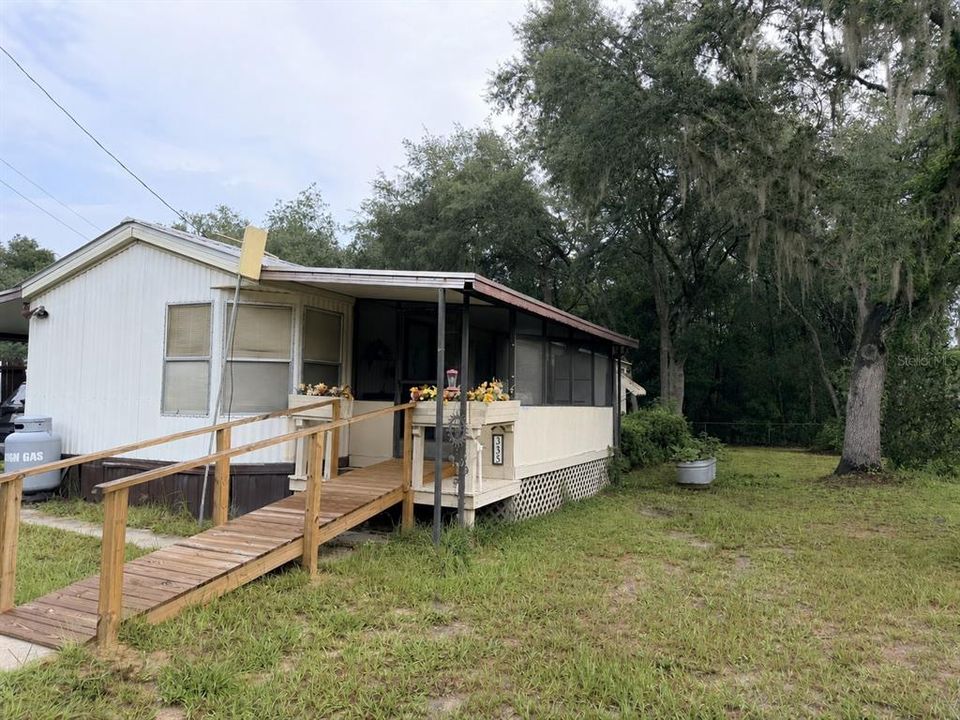 For Sale: $114,900 (2 beds, 2 baths, 840 Square Feet)