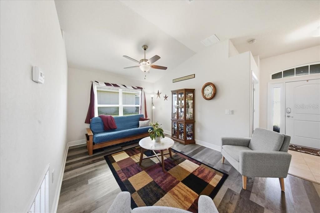 En Venta: $329,900 (4 camas, 2 baños, 1814 Pies cuadrados)