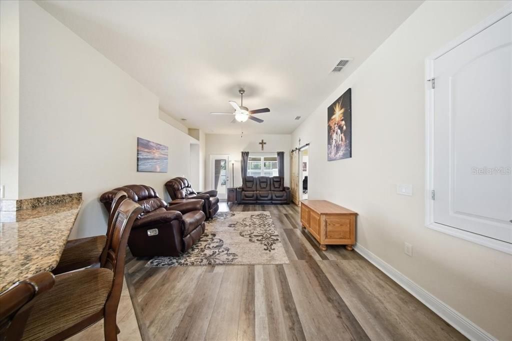 En Venta: $329,900 (4 camas, 2 baños, 1814 Pies cuadrados)