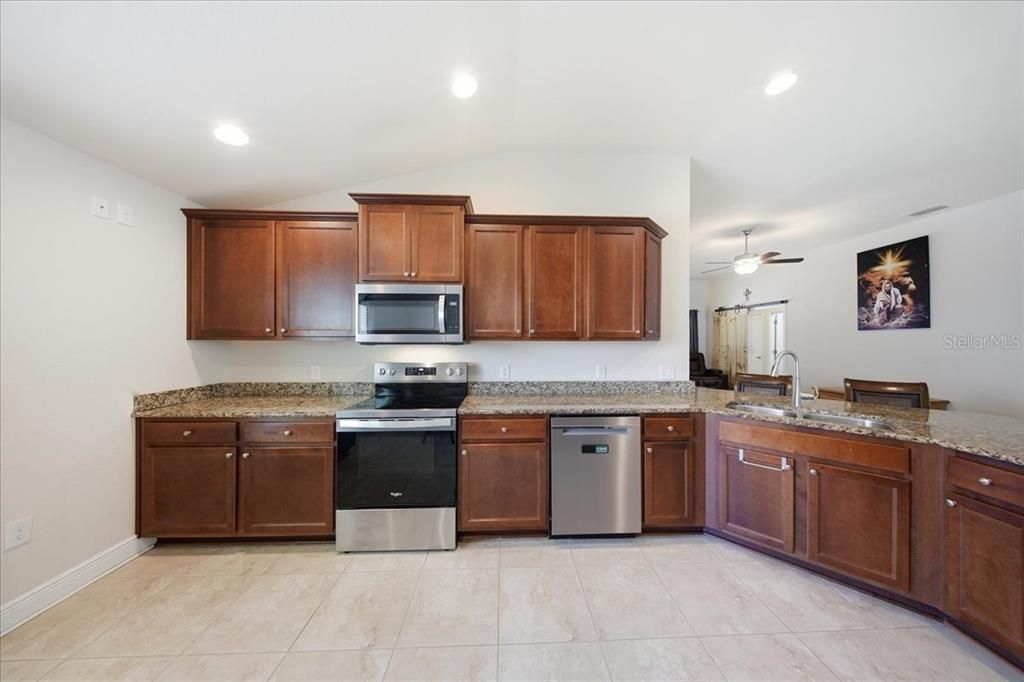 En Venta: $329,900 (4 camas, 2 baños, 1814 Pies cuadrados)