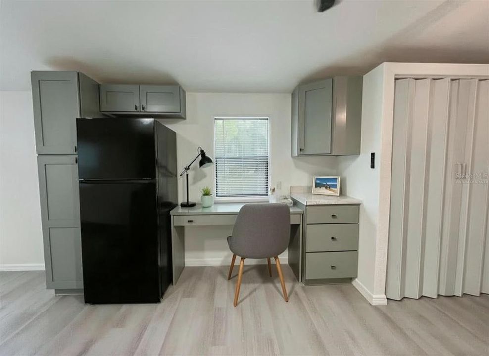 На продажу: $184,000 (2 спален, 2 ванн, 880 Квадратных фут)