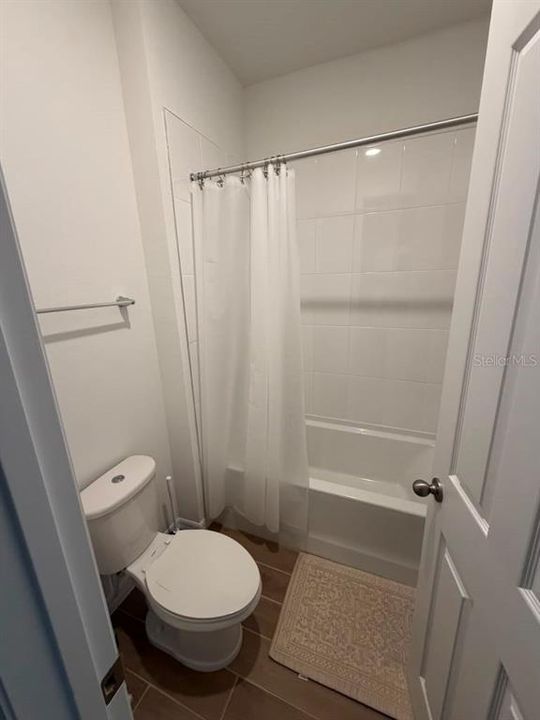 En Venta: $1,100,000 (5 camas, 4 baños, 3743 Pies cuadrados)