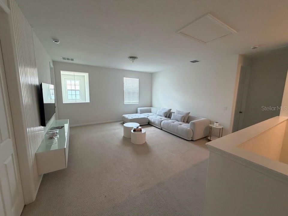 En Venta: $1,100,000 (5 camas, 4 baños, 3743 Pies cuadrados)