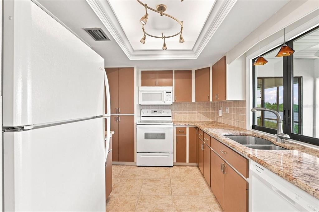 На продажу: $449,000 (3 спален, 2 ванн, 1405 Квадратных фут)