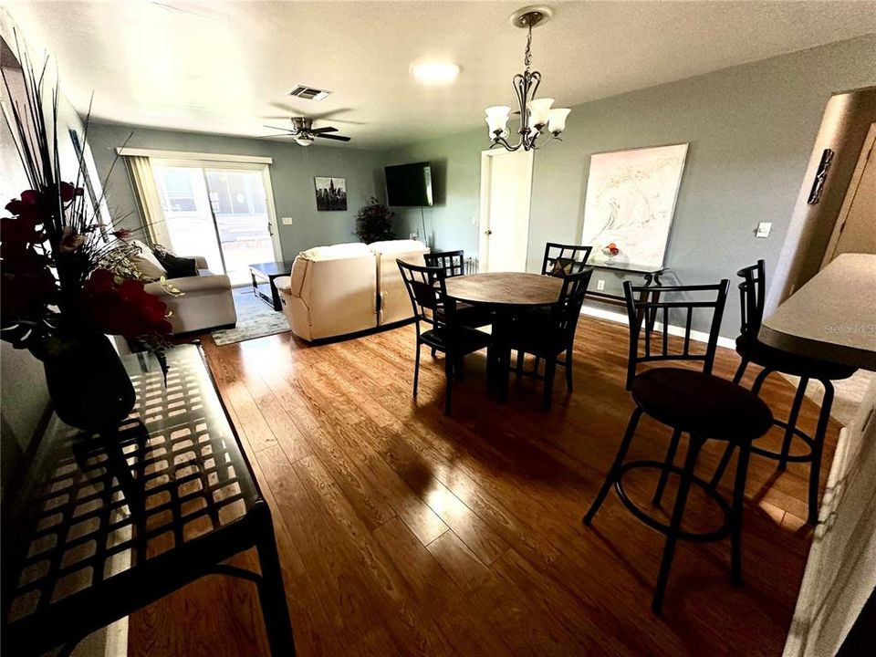 For Rent: $2,100 (2 beds, 2 baths, 1265 Square Feet)