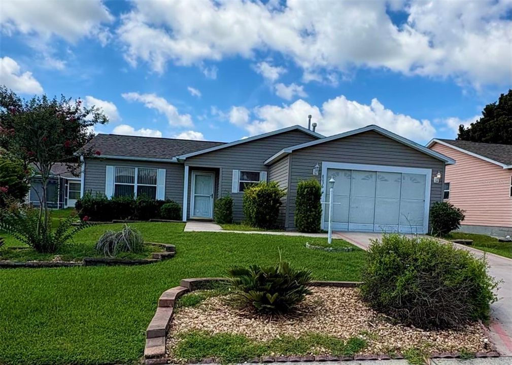 For Rent: $2,100 (2 beds, 2 baths, 1265 Square Feet)