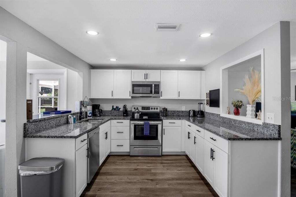 For Sale: $550,000 (4 beds, 2 baths, 1638 Square Feet)