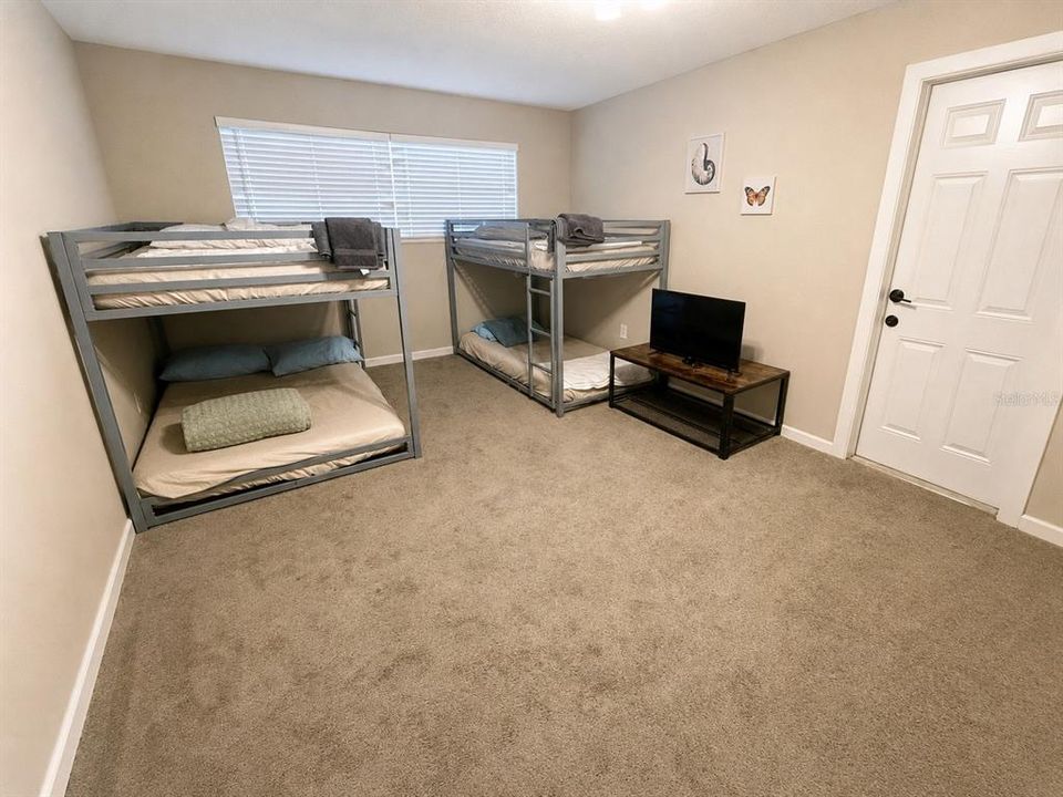 For Sale: $550,000 (4 beds, 2 baths, 1638 Square Feet)