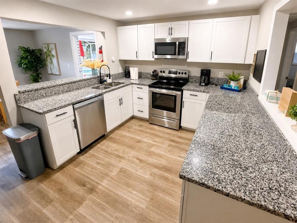 For Sale: $550,000 (4 beds, 2 baths, 1638 Square Feet)